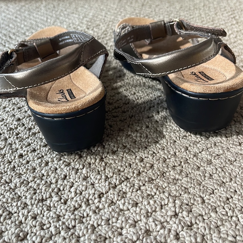 Clark’s Women’s Sandals - Picture 4 of 5